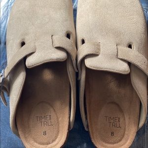 Womens size 8 Sandals